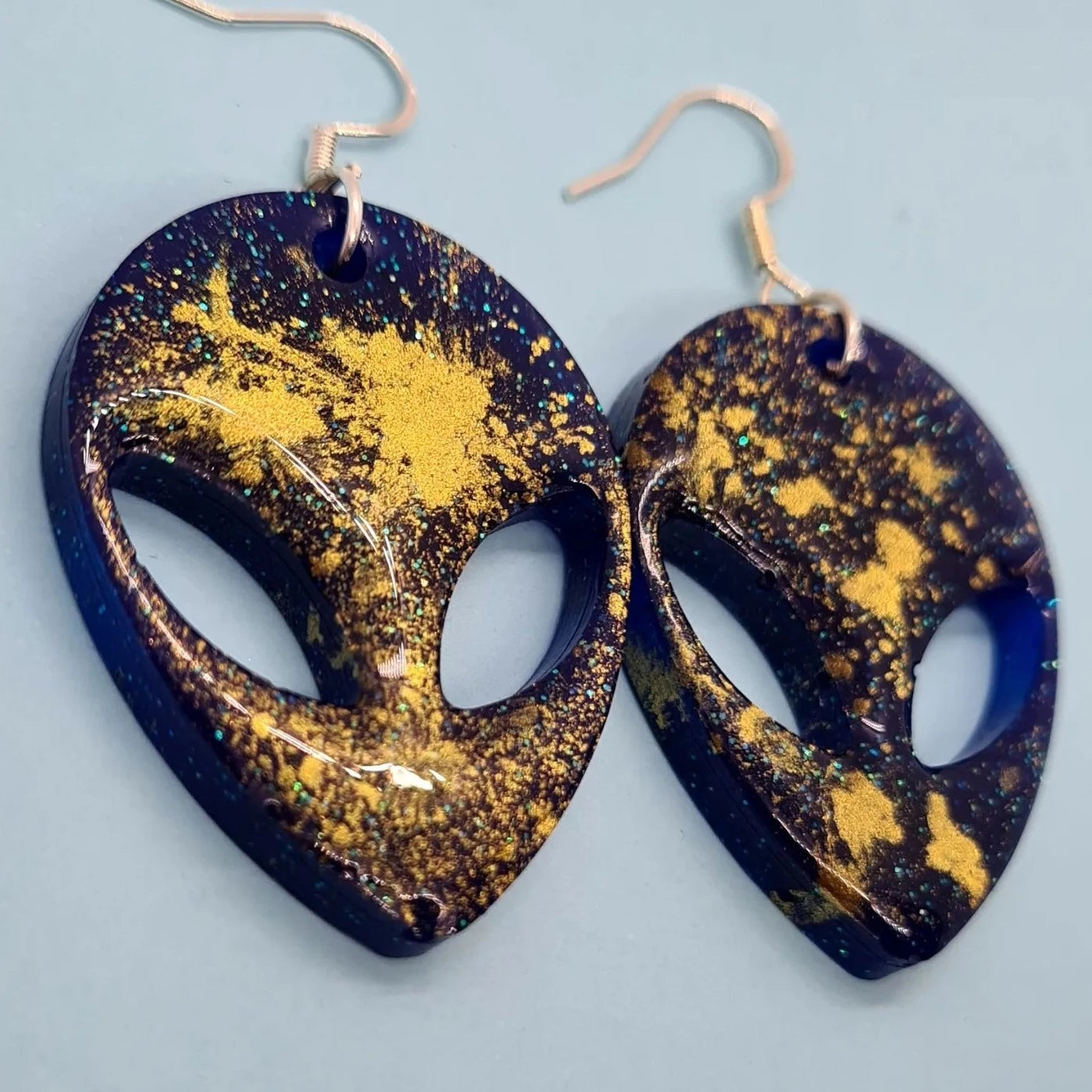 Cosmic Steve deep blue and gold spatter. Glow in the dark. - Strawberry Moon Jewellery 